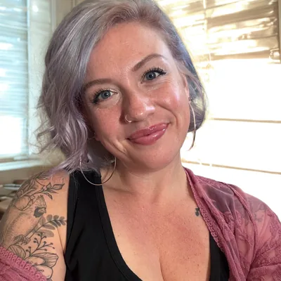Dr. Tessa Commers